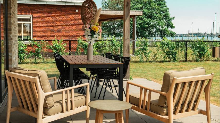 Vakantiehuis voor 8 personen, with zwembad and kinderzwembad as well as terras and tuin, met huisdier in Thorn