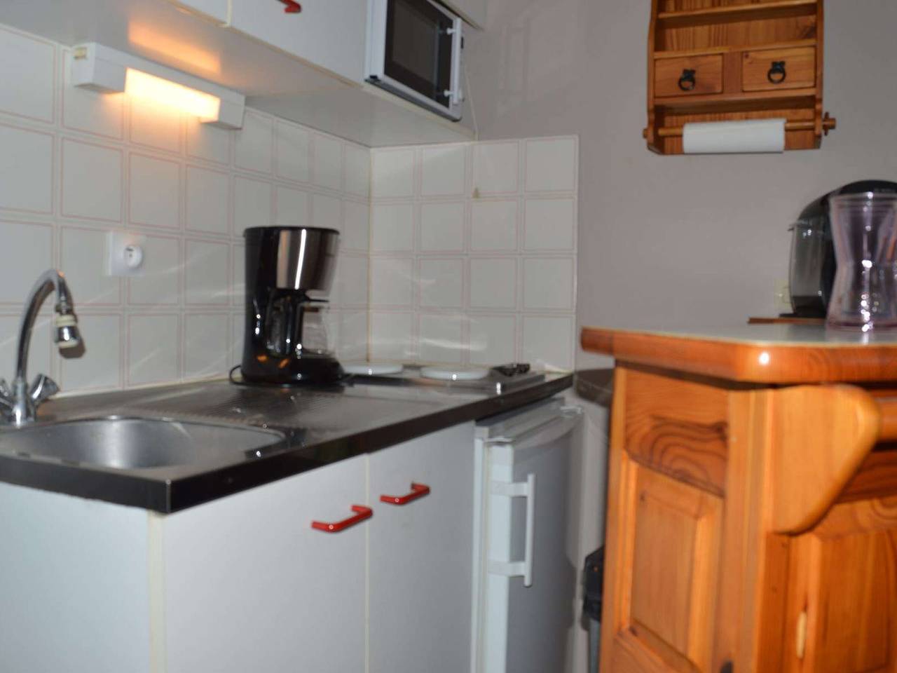 Entire apartment, Cozy 1-Br Apartment with Ac, Pool, Parking, Near Beach - Le Grau-du-Roi in Le Grau-du-Roi, Côte d'Améthyste