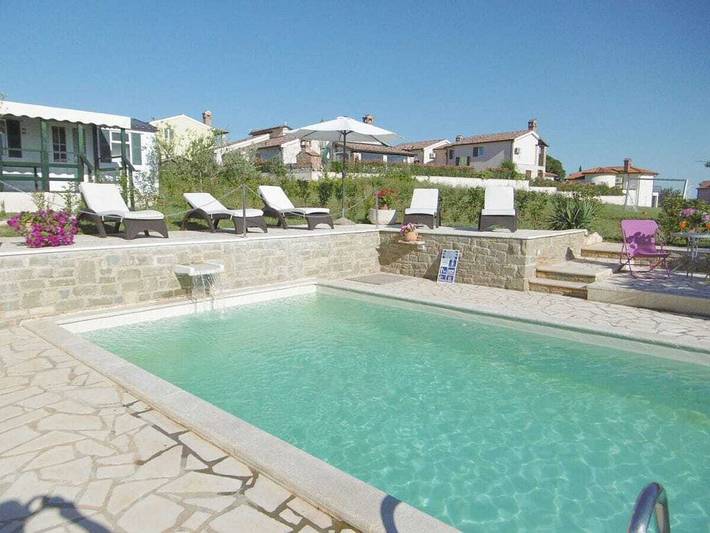 Ferienhaus für 7 Personen, mit Balkon und Pool sowie Garten in Kastelir - 4