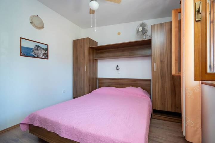 Ganze Wohnung, 1-Zimmer-Ferienwohnung am Strand Veli Rat, Dugi otok in Sali, Dugi Otok