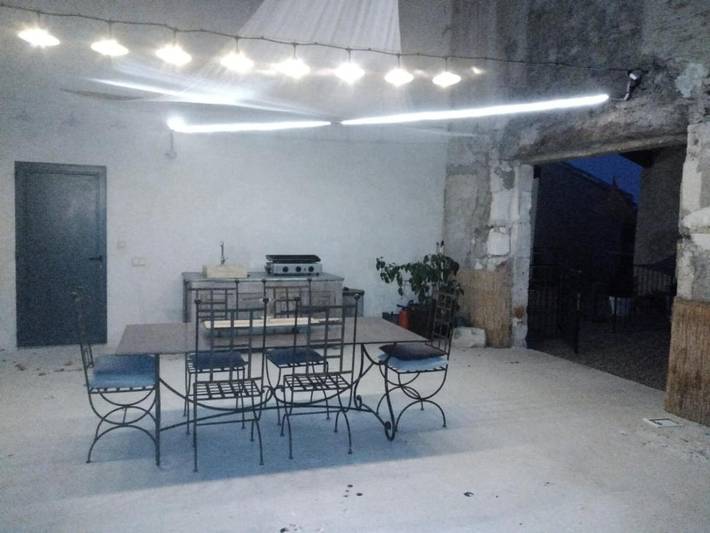 Location de vacances pour 10 personnes, avec vue ainsi que piscine et jardin, animaux acceptés à Verquières - 2