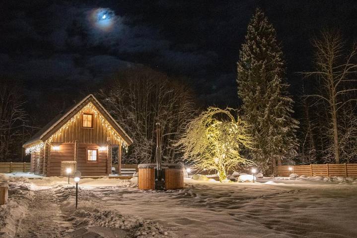 Casa de vacaciones para 9 personas, con jardín y jacuzzi además de sauna y piscina - 1