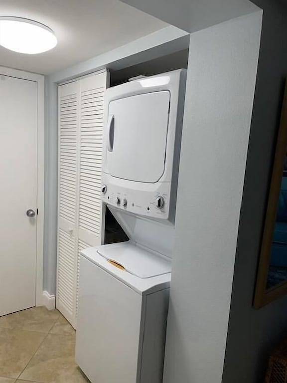 Vacation rental for 4 people, with balcony and hot tub as well as pool in St. Pete Beach