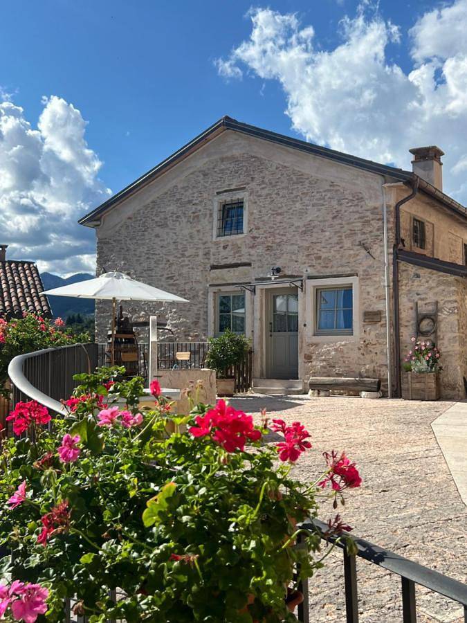 Gîte pour 4 personnes, avec piscine et vue dans Valdagno