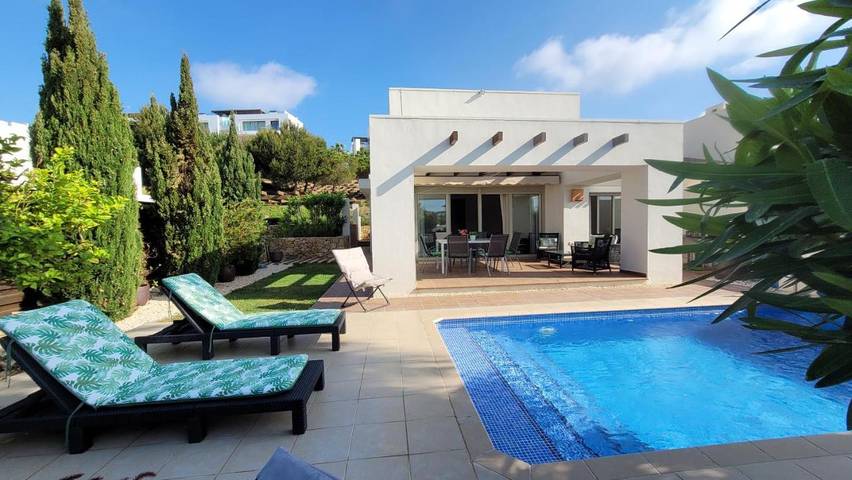 Casa rural para 6 personas, con piscina además de vistas y jardín en San Miguel de Salinas - 2