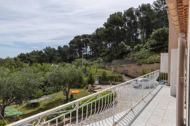 Villa pour 6 personnes, avec vue ainsi que balcon et piscine à Ollioules - 4