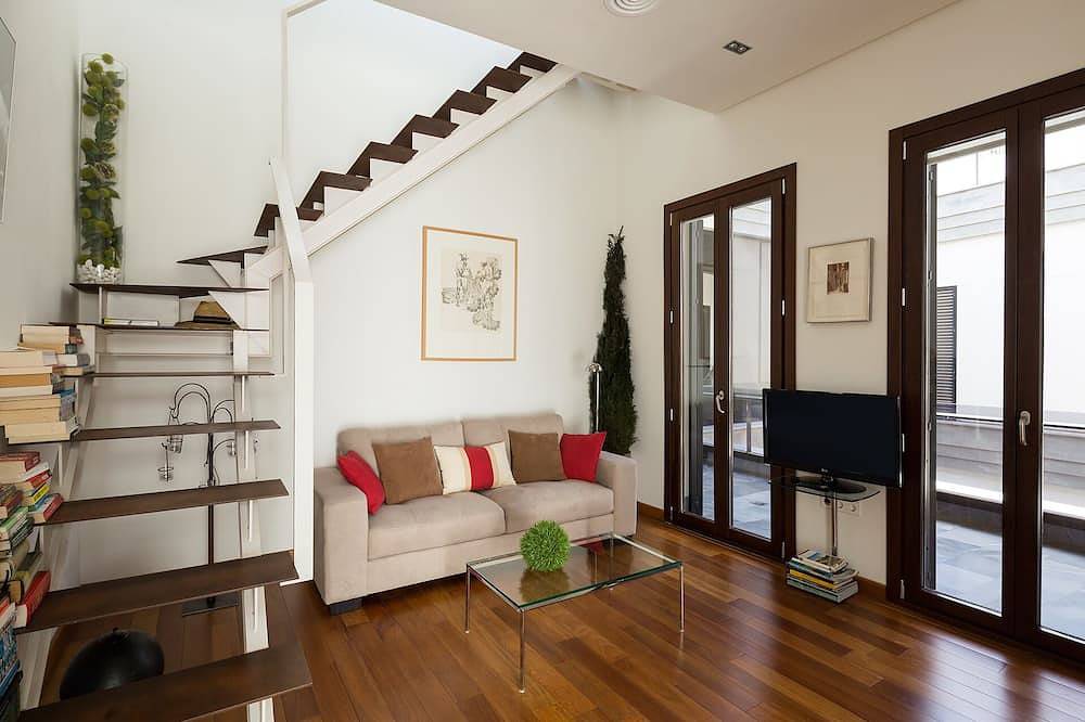 Entire apartment, Corral del Rey Terraza Sevilla Duplex, chillout terrace in Casco Antiguo, Sevilla