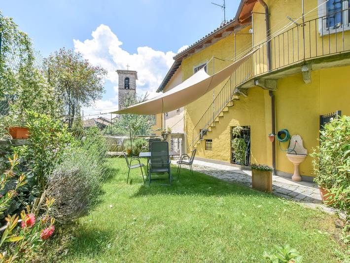 Ferienhaus für 6 Personen, mit Balkon und Garten