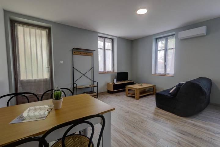 Gîte pour 4 personnes, avec terrasse dans Centrale nucléaire du Bugey - 4