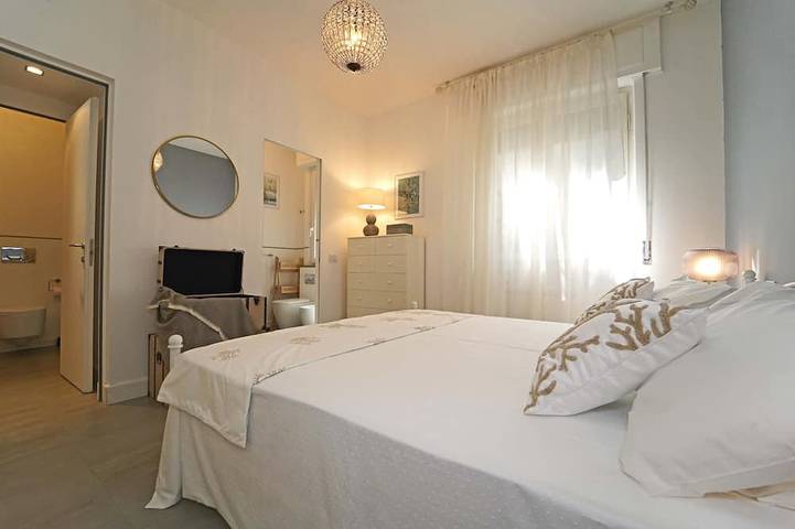 Apartamento entero, Apartamento de lujo de 20 m del mar, Balcón, Vista al mar, cerca de 5Terre in Spiaggia di Arenella, Porto Venere Municipio