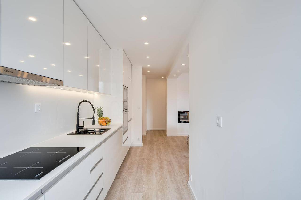 Apartamento inteiro, Host Wise - Bright Seaside Flat in Aver-o-Mar, Amorim e Terroso, Distrito do Porto