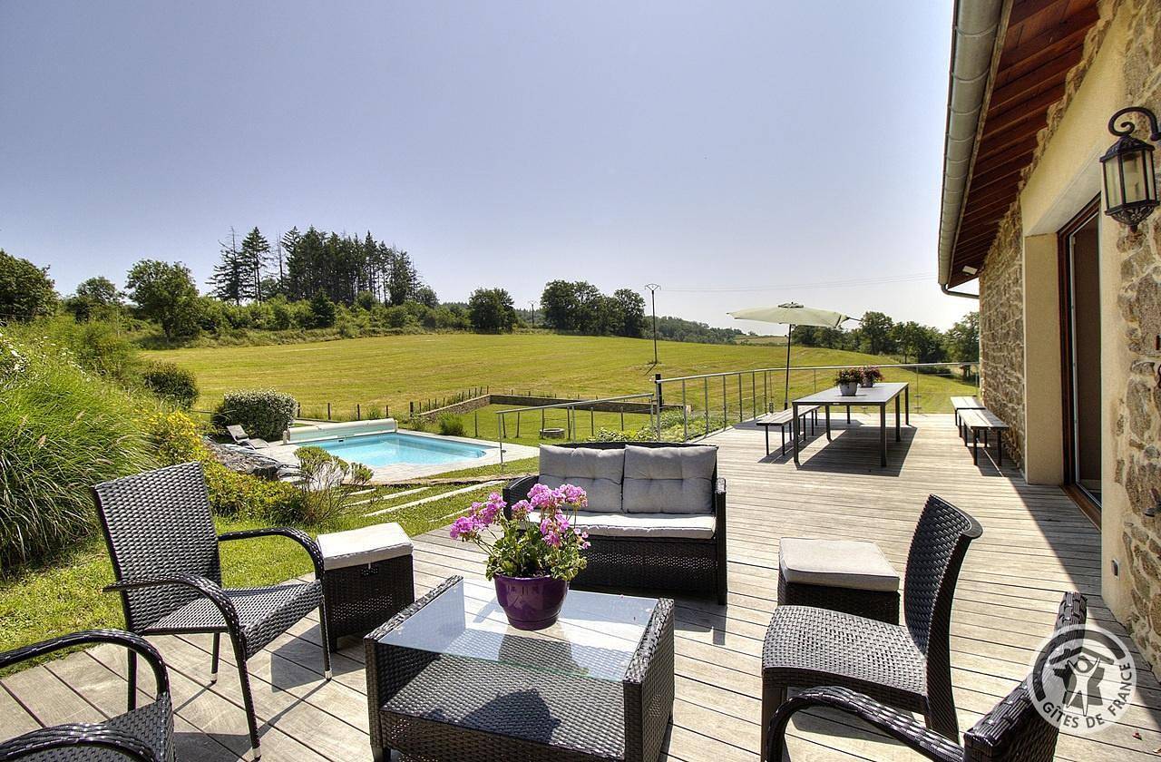 Gîte de l'Ouest in Longessaigne, Rhône