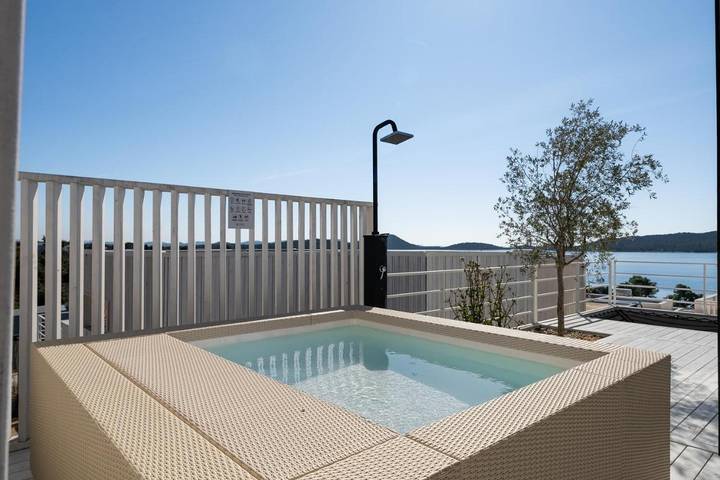 Villa pour 6 personnes, avec balcon ainsi que jacuzzi et piscine à Drage (Pakoštane) - 3