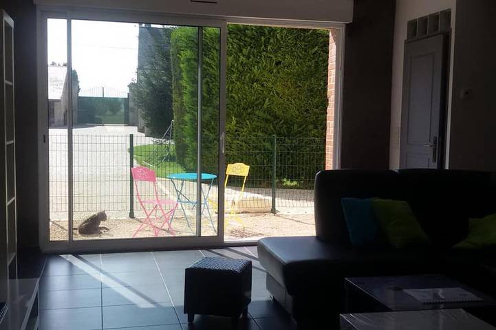 Gîte pour 8 personnes, avec terrasse ainsi que jardin et piscine, animaux acceptés à Averdon - 3