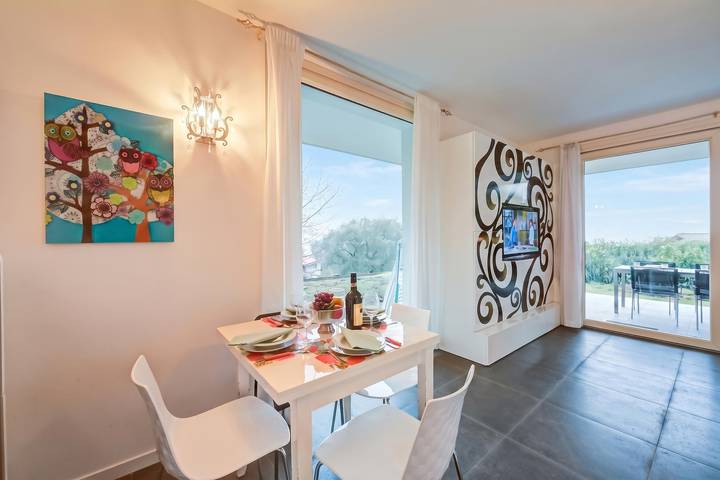 Ganze Wohnung, Casa Oleandri Shared Pool & Lake View in Maderno, Toscolano-Maderno