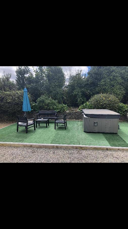 Petite maison de campagne avec jacuzzi in Lannéanou, Région de Morlaix