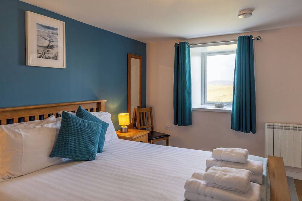 Kettle Cottage - Pet friendly, cosy Hebridean Cottage on North Uist in North Uist, Outer Hebrides