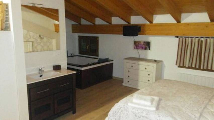 Casa de vacaciones para 10 personas, con terraza además de jacuzzi y jardín, Se admiten mascotas en el País Vasco - 2