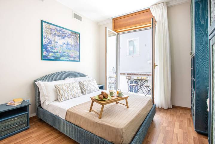 Appartamento intero, Appartamento vacanze per 6 persone con balcone/terrazza in Spiaggia pubblica di Sorrento, Sorrento