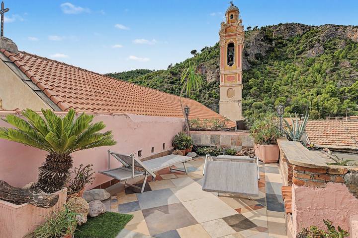 Quarto 'Camera em Dimora Histórica' com Terraço Partilhado, Wi-Fi e Ar Condicionado in Cisano sul Neva, Riviera di Ponente