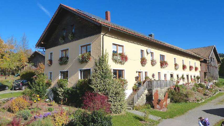 Ferienhaus für 6 Personen, mit Whirlpool und Garten, kinderfreundlich in Arrach