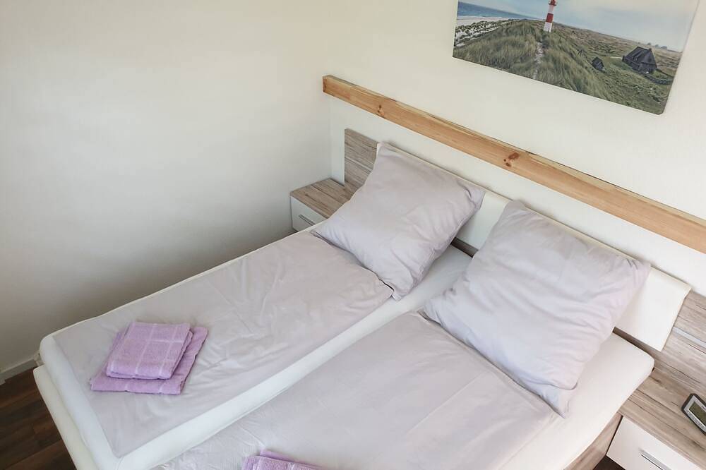 Ganze Wohnung, Hafenquartier Senftenberg - Ferienbungalow I in Senftenberger See, Senftenberg