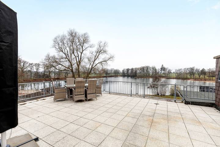 Ferienhaus für 10 Personen, mit Garten und Balkon sowie Seeblick in Rheinland-Pfalz - 2