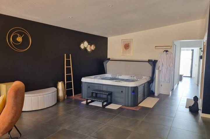 Ferienhaus für 4 Personen, mit Sauna und Terrasse sowie Whirlpool - 1