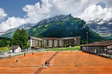 Hôtel pour 3 personnes, avec piscine et balcon ainsi que vue et sauna dans Les Diablerets