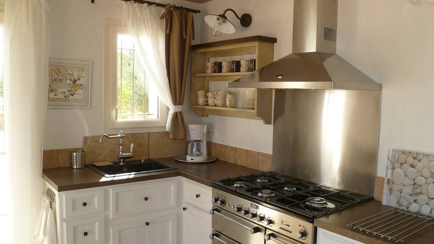 Appartement de vacances pour 6 personnes, avec jardin ainsi que terrasse et piscine, animaux acceptés