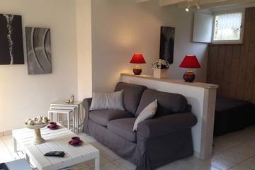Gîte pour 2 personnes, avec jacuzzi et terrasse ainsi que piscine et jardin à Daglan