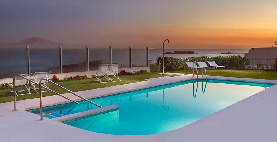 Gästehaus für 2 Personen, mit Pool und Garten sowie Terrasse und Ausblick - 1