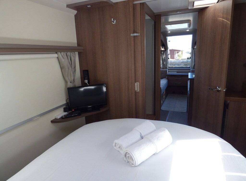 8 mins walk to town from your own private place in Queenstown, Otago