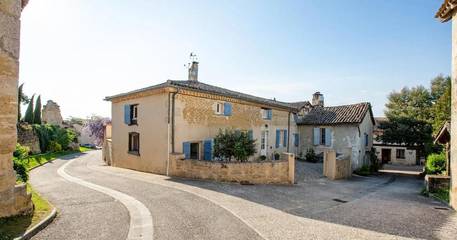Gîte pour 10 personnes, avec jardin ainsi que piscine et terrasse dans Flamarens