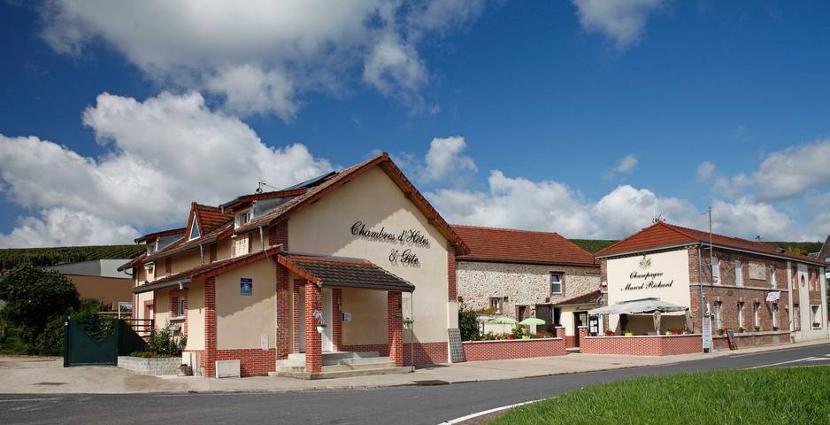 Chambre d’hôte pour 2 personnes, avec Terrasse et Piscine