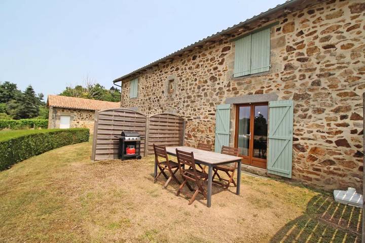 Gîte pour 6 personnes, avec jardin