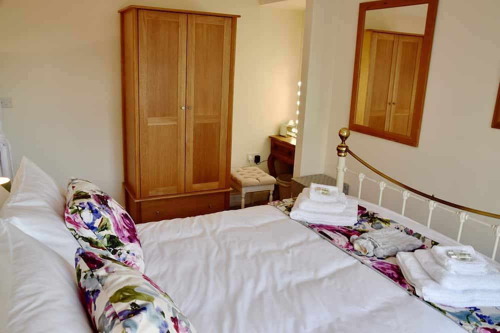 White Cottage - Quaint & cosy railway cottage just a stone's throw from beach in Holywood, Grafschaft Down