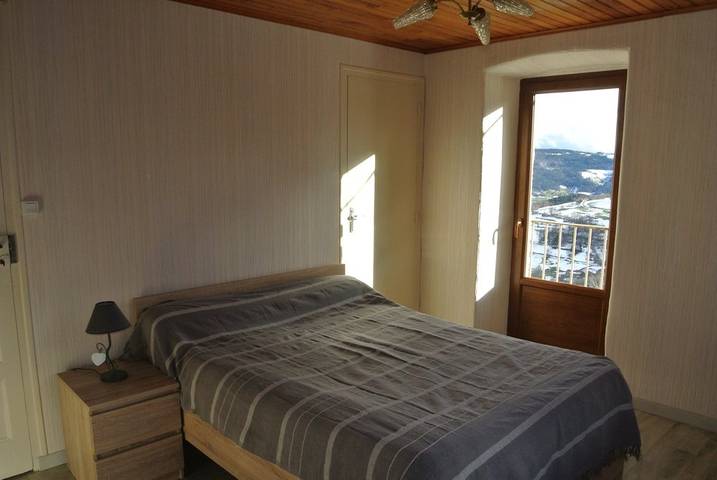 Gîte pour 6 personnes, avec balcon à Bourg-Argental - 4