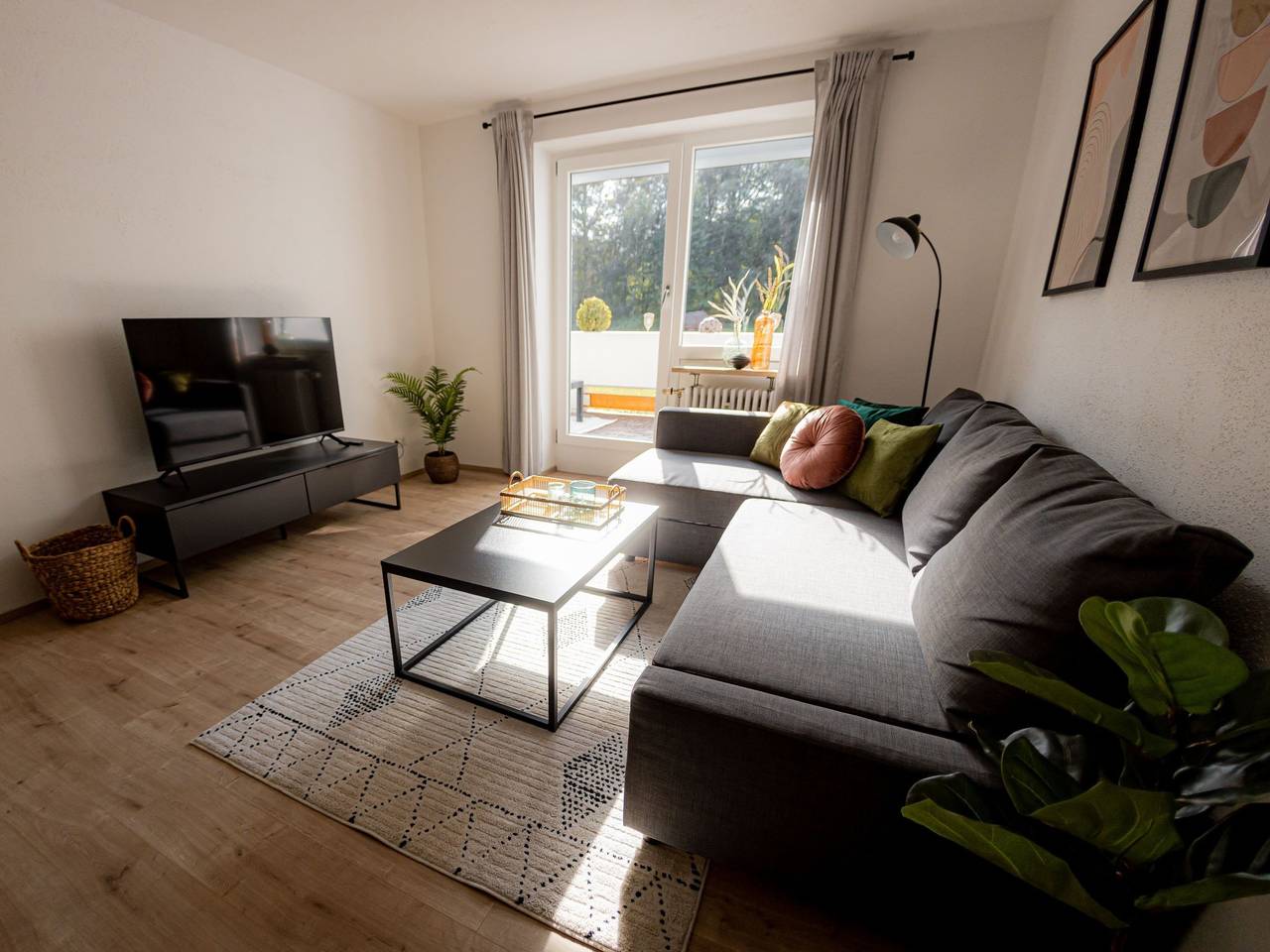 Ganze Wohnung, Modernes Apartment mit Balkon, Parkplatz und WLAN in der Nähe des Passauer Stadtzentrums in Passau, Passauer Land
