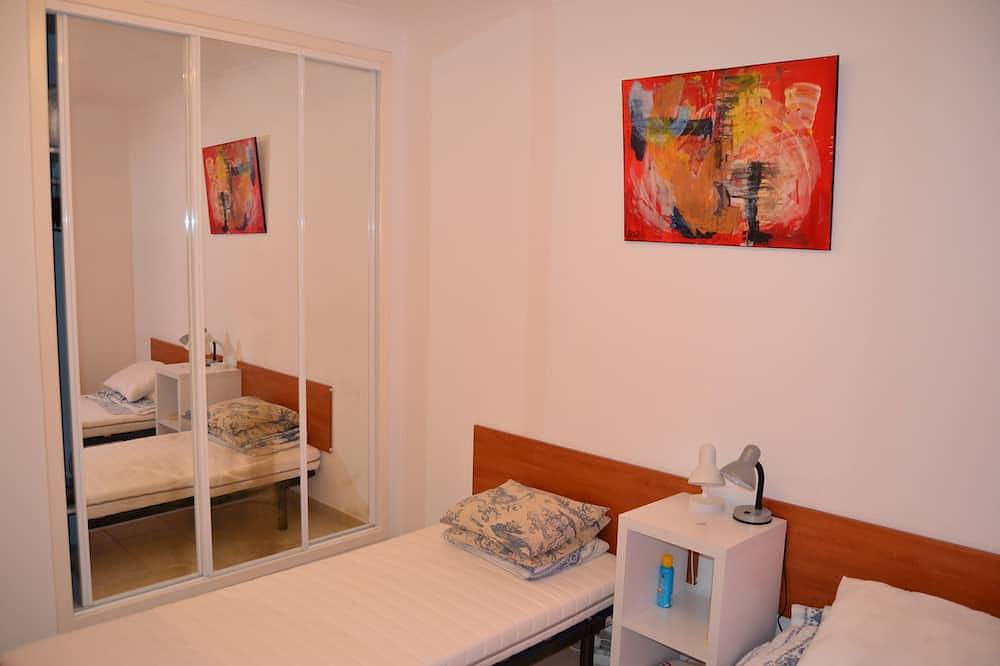 Luxushaus, 4 Personen, 2 Schlafzimmer. Gemeinschaftspool. Golf in der Nähe in Budens, Faro Distrikt