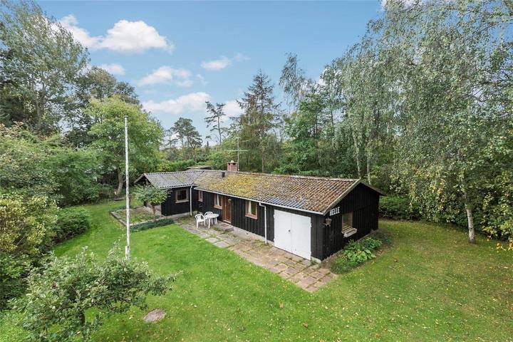 Ferienhaus für 4 Personen, mit Terrasse und Garten in Liseleje