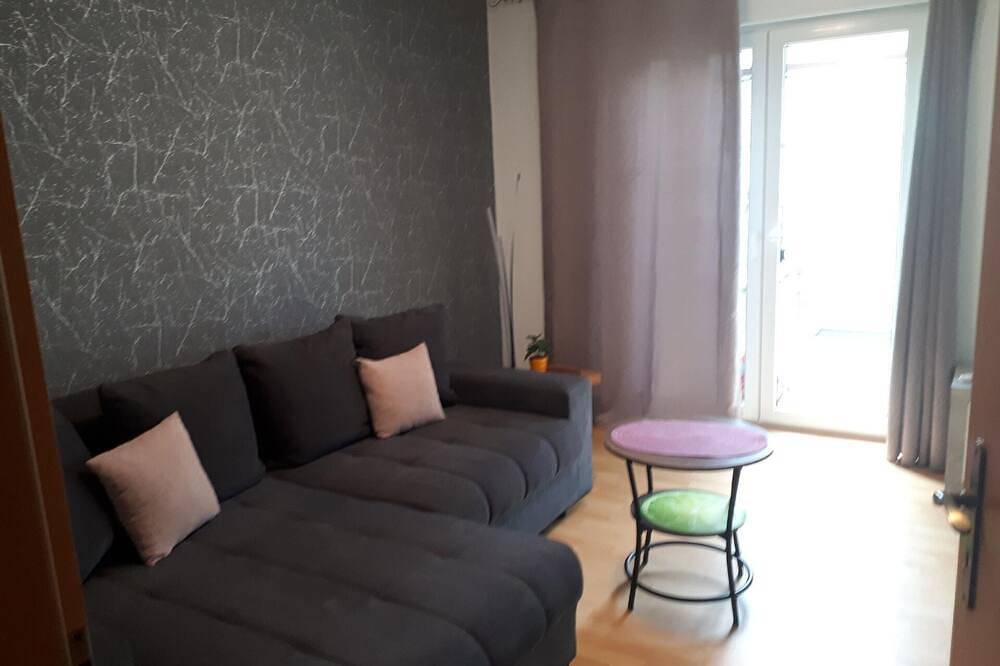 Ganze Wohnung, Ferienwohnung Neubrandenburg für 1 - 4 Personen mit 1 Schlafzimmer - Ferienwohnung in Tollensesee, Neubrandenburg