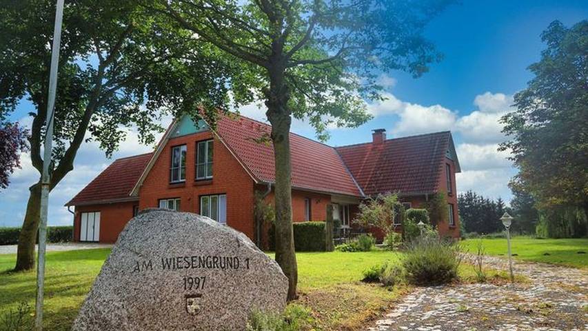 Ferienhaus für 14 Personen, mit Whirlpool und Terrasse sowie Sauna, kinderfreundlich in Hohendorf (bei Wolgast)