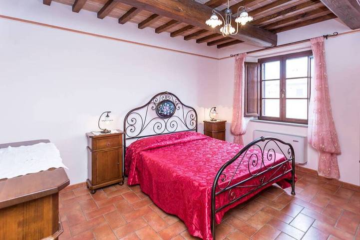 Farmhouse on Lake Trasimeno, entire structure 13 apartments in Castiglione del Lago, Lago Trasimeno