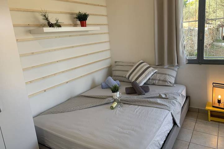 Gîte pour 4 personnes, avec jardin et terrasse dans Poros - 2