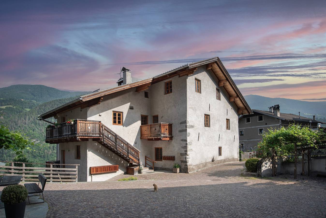 Ganzes Studio, Studio-Apartment 'Rose' mit Gartenblick, Gemeinschaftsterrasse und Wlan in Schrambach, Feldthurns
