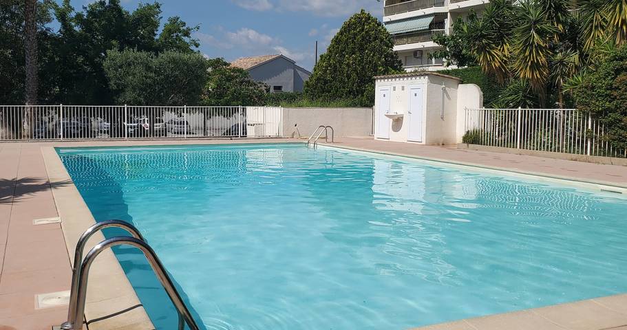 Vakantieappartement voor 4 personen, met terras en zwembad, kindvriendelijk in Frejus