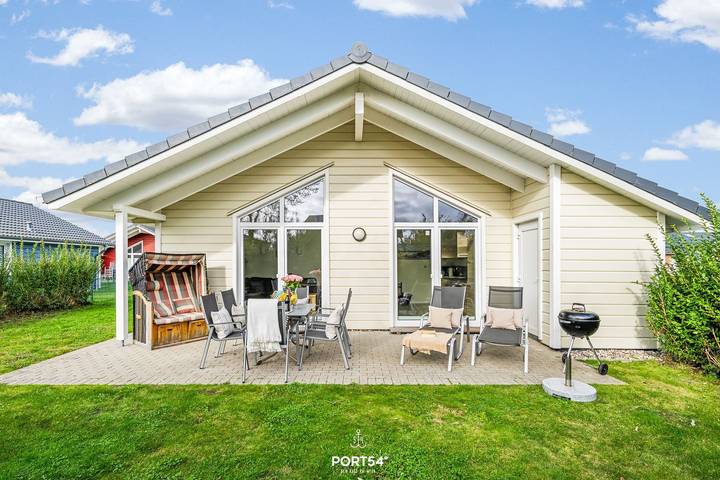 Ferienhaus für 6 Personen, mit Terrasse und Garten sowie Sauna und Ausblick in Dagebüll