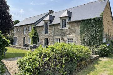 Gîte pour 12 personnes, avec jardin à Guitté