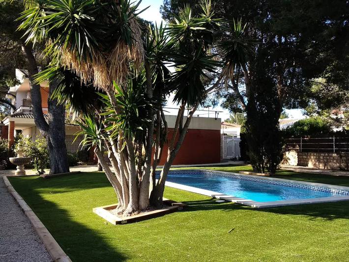 Chalet pour 10 personnes, avec Balcon ainsi que Terrasse et Jardin à L'Ametlla de Mar